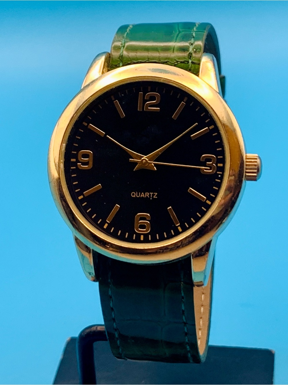 Women’s GEMWM1125 Fashion Quartz Wristwatch Gold Tone Japan Movt Works New Batt